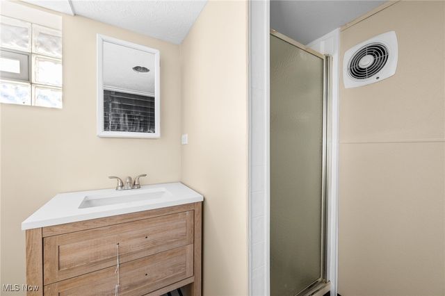 2027 Treadway Avenue, Cleveland, OH 44109