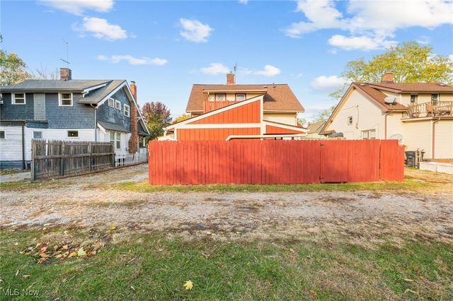 2027 Treadway Avenue, Cleveland, OH 44109