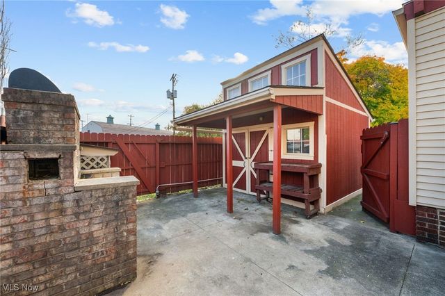 2027 Treadway Avenue, Cleveland, OH 44109