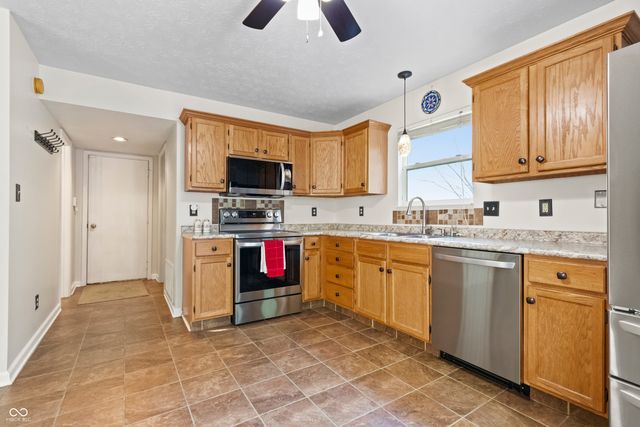 6941 Devinney Lane, Indianapolis, IN 46221