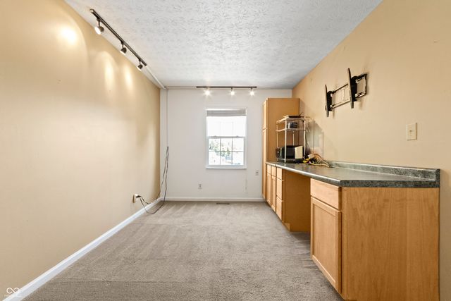 6941 Devinney Lane, Indianapolis, IN 46221