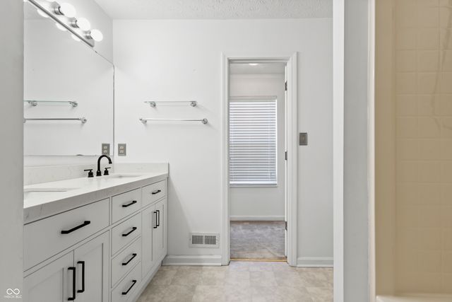 6941 Devinney Lane, Indianapolis, IN 46221
