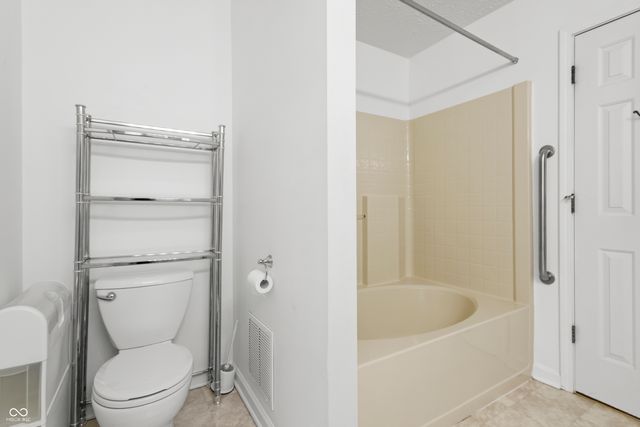 6941 Devinney Lane, Indianapolis, IN 46221
