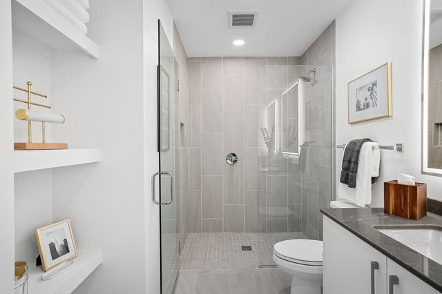 1212 Demonbreun St Apt 910, Nashville, TN 37203