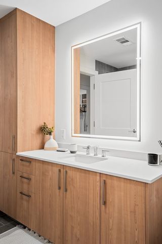 1212 Demonbreun St Apt 910, Nashville, TN 37203