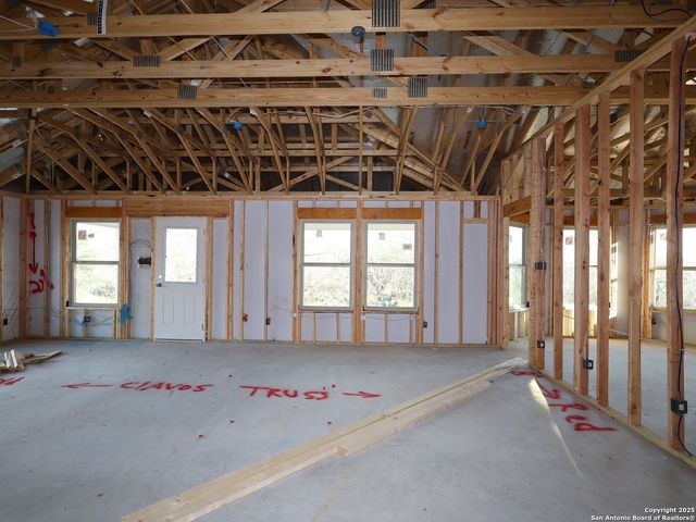 101 Greeley Drive, Floresville, TX 78114