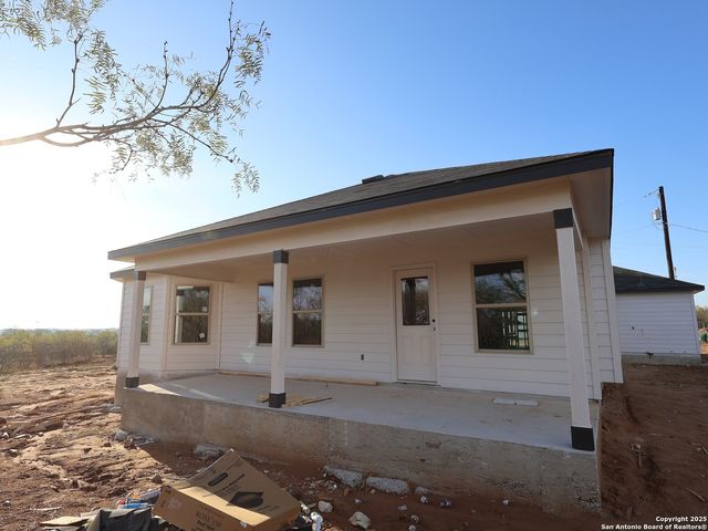 101 Greeley Drive, Floresville, TX 78114