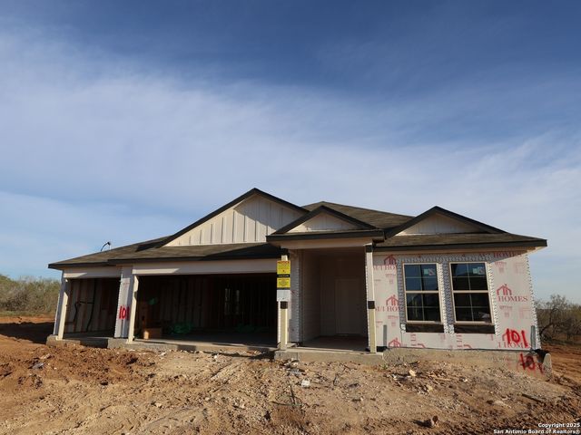 101 Greeley Drive, Floresville, TX 78114