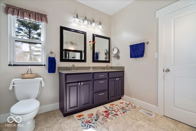 1247 N County Road 900 E, Avon, IN 46123