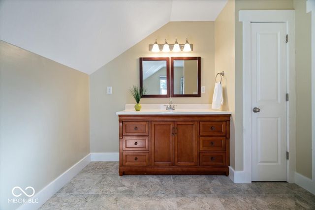 1247 N County Road 900 E, Avon, IN 46123