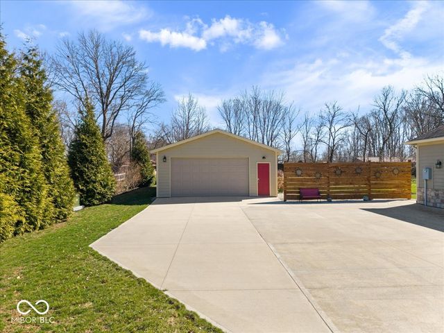 1247 N County Road 900 E, Avon, IN 46123