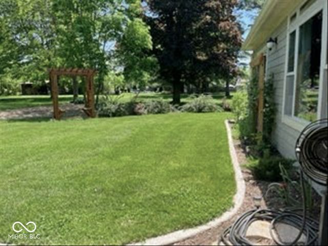 1247 N County Road 900 E, Avon, IN 46123