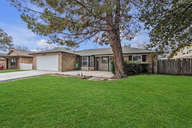 400 Blue Ridge Trail, Saginaw, TX 76179