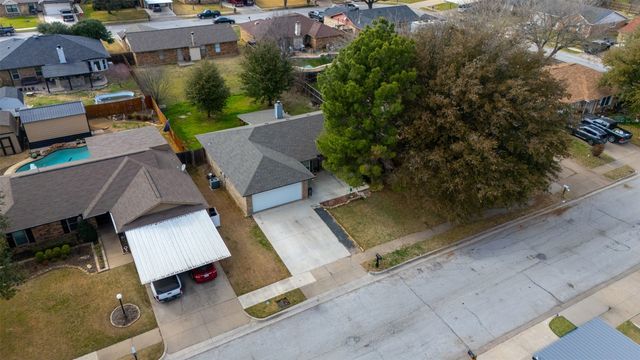 400 Blue Ridge Trail, Saginaw, TX 76179