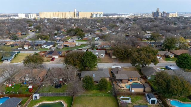 400 Blue Ridge Trail, Saginaw, TX 76179