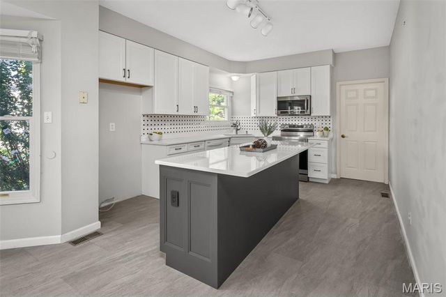 2849 Dardenne Links Drive, Dardenne Prairie, MO 63368
