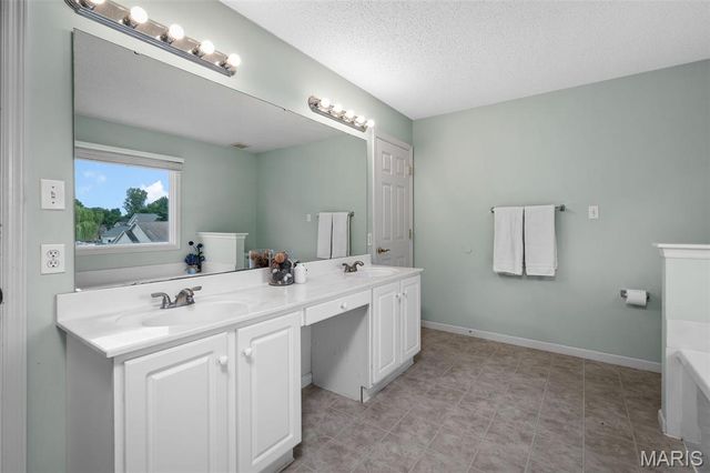 2849 Dardenne Links Drive, Dardenne Prairie, MO 63368