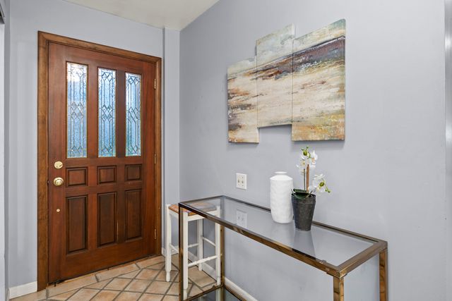 1 Maple Tree Court, Elmhurst, IL 60126