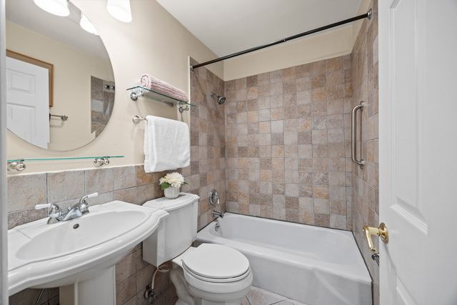 1 Maple Tree Court, Elmhurst, IL 60126