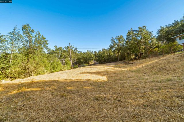 300 Marks Rd, Alamo, CA 94507