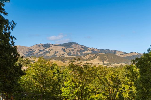 300 Marks Rd, Alamo, CA 94507