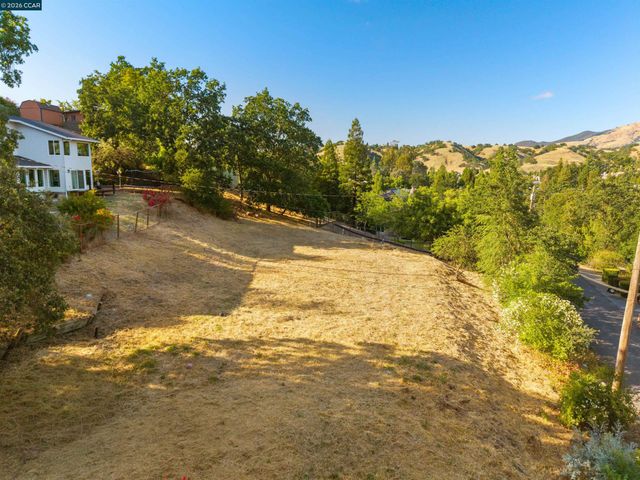 300 Marks Rd, Alamo, CA 94507