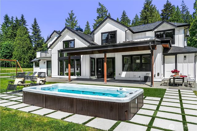 8551 250th Avenue NE, Redmond, WA 98053