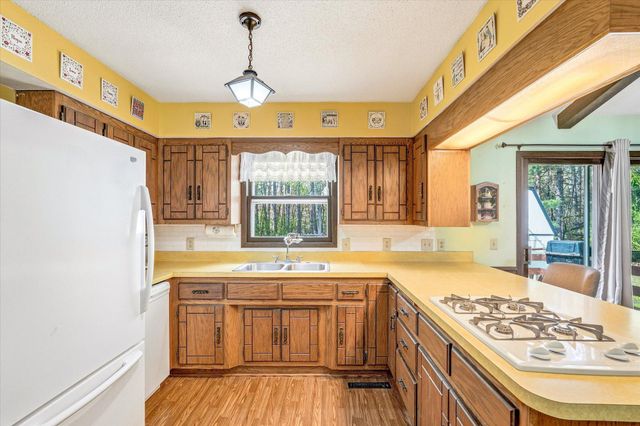 6422 Donnybrook Drive, North Branch, MN 55056
