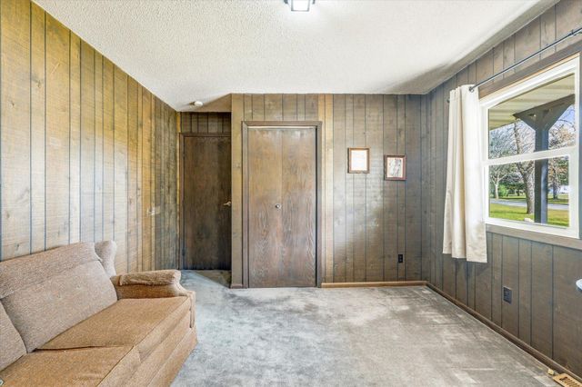 6422 Donnybrook Drive, North Branch, MN 55056