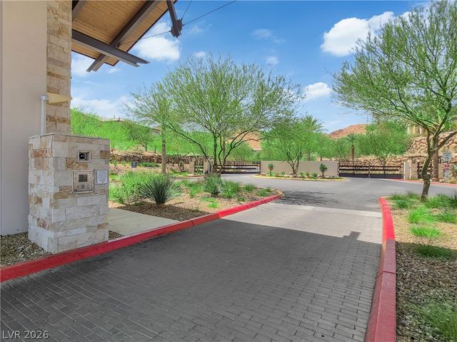 32 Stone Yucca Court, Henderson, NV 89011