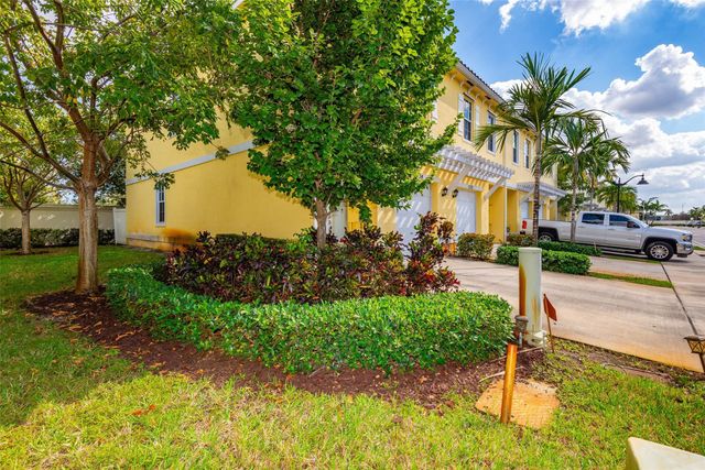 1134 NW 40th Terrace, Lauderhill, FL 33313