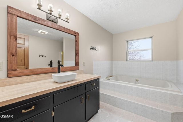 111 Cedar Hills Road, Sevierville, TN 37862