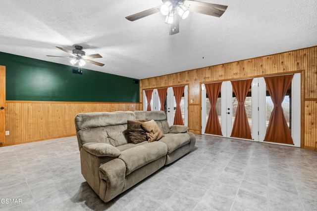 111 Cedar Hills Road, Sevierville, TN 37862