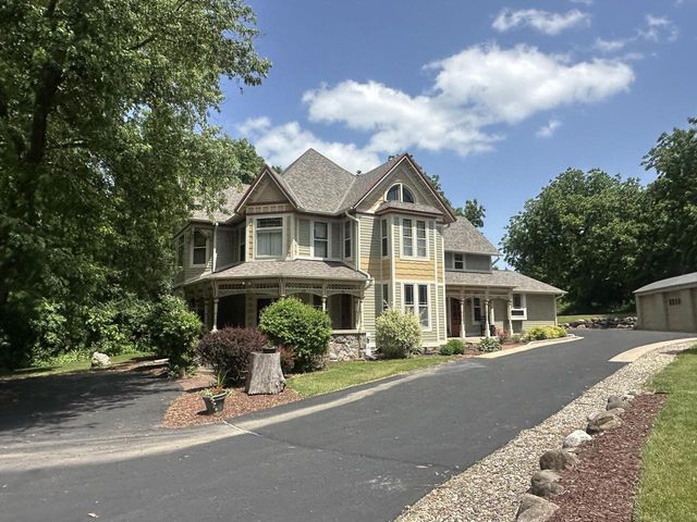 823 E Brandybrook ROAD, Wales, WI 53183