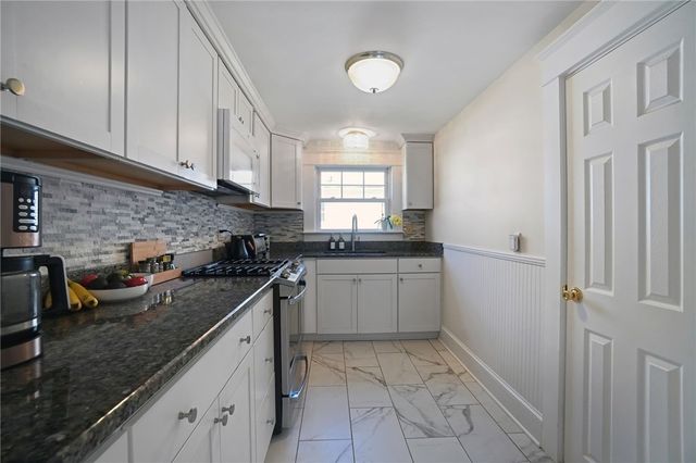 520 Middle Highway, Barrington, RI 02806