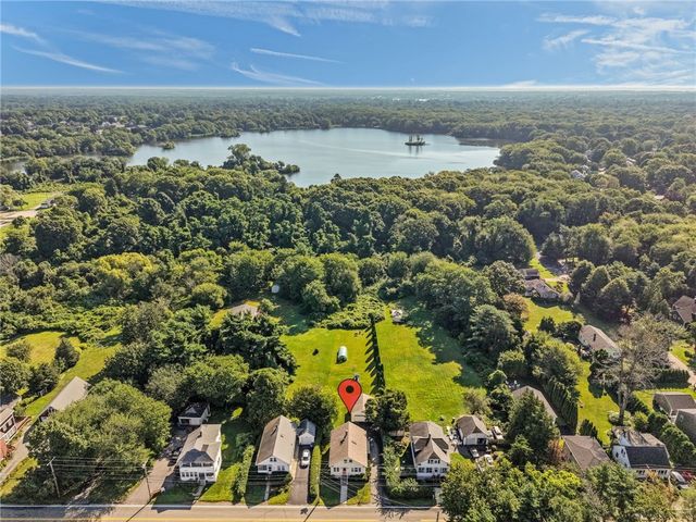 520 Middle Highway, Barrington, RI 02806