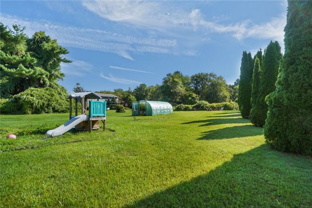 520 Middle Highway, Barrington, RI 02806