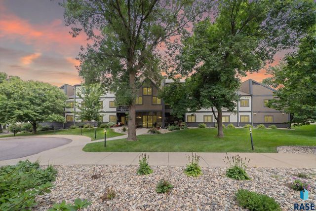 4224 S Minnesota Ave Avenue 301, Sioux Falls, SD 57105