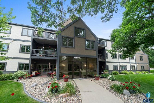 4224 S Minnesota Ave Avenue 301, Sioux Falls, SD 57105