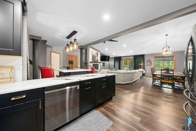 4224 S Minnesota Ave Avenue 301, Sioux Falls, SD 57105