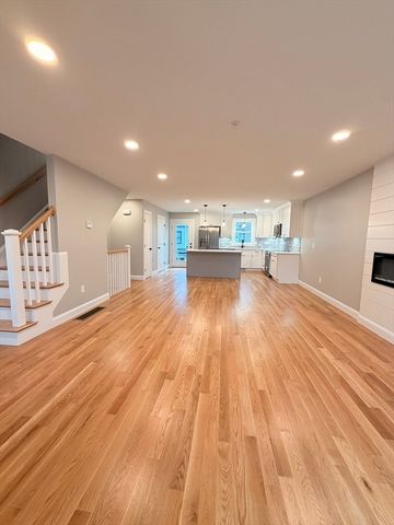 9 Acton Rd 6, Chelmsford, MA 01824