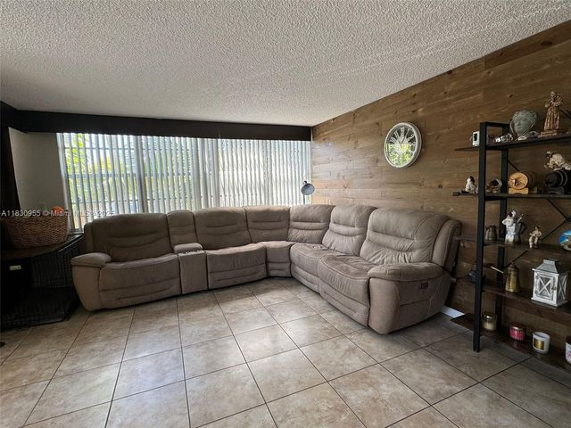 2761 Taft St 110, Hollywood, FL 33020