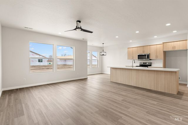 7131 E Shields Dr, Nampa, ID 83687