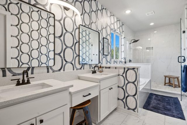 14302 Summit View DR 4, Leander, TX 78641