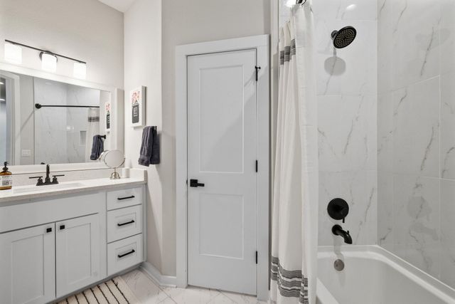 14302 Summit View DR 4, Leander, TX 78641