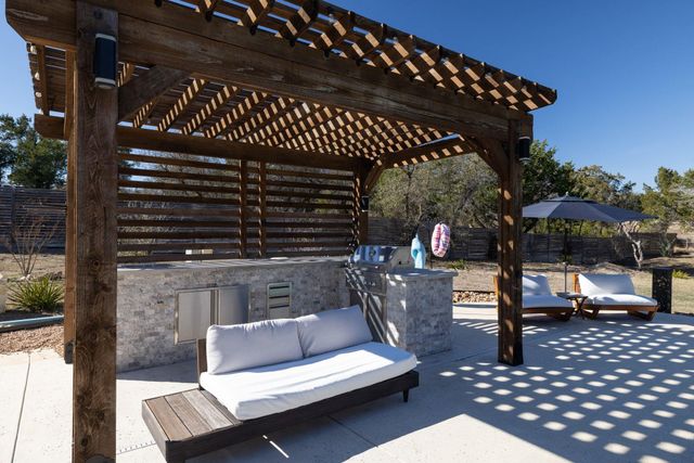 14302 Summit View DR 4, Leander, TX 78641