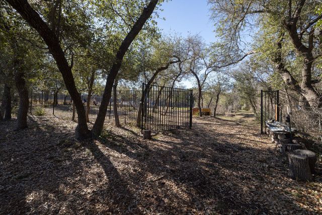 14302 Summit View DR 4, Leander, TX 78641