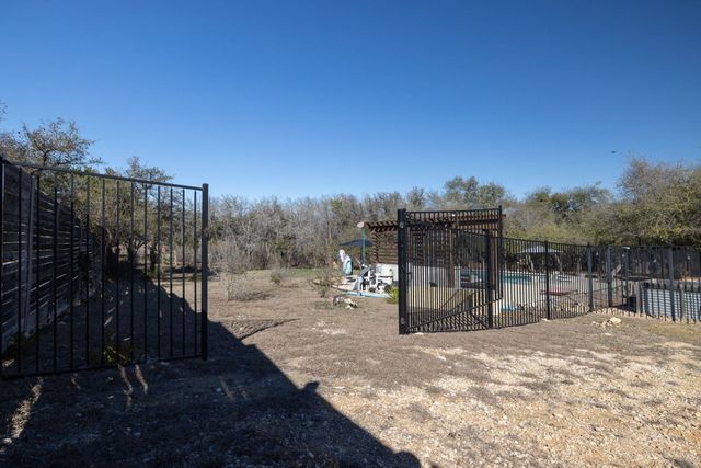 14302 Summit View DR 4, Leander, TX 78641