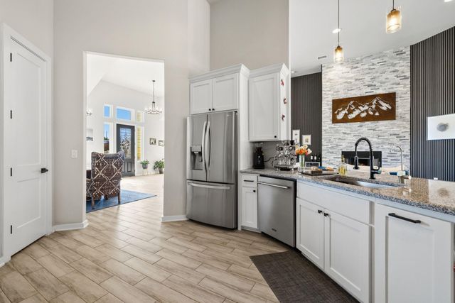 14302 Summit View DR 4, Leander, TX 78641