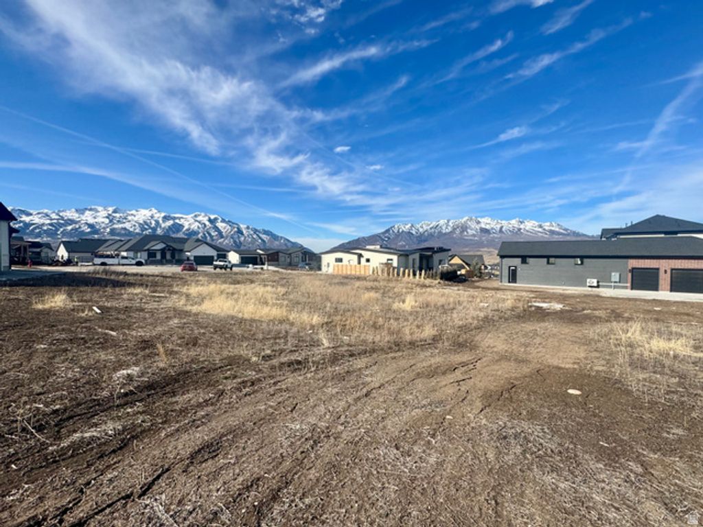 Image 7 of property listing at 3049 W SUMMIT CIR # 756, Morgan, UT 84050